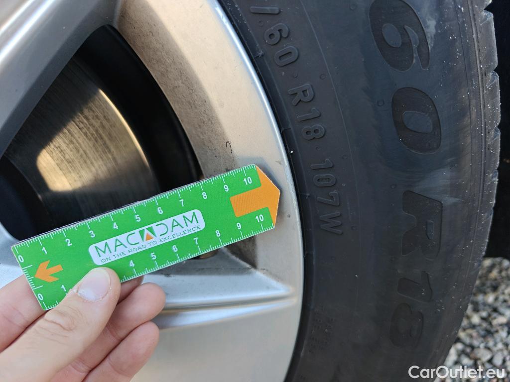  Volvo  XC60 VOLVO  / 2017 / 5P / todoterreno 2.0 B4 D Momentum Pro Auto #24