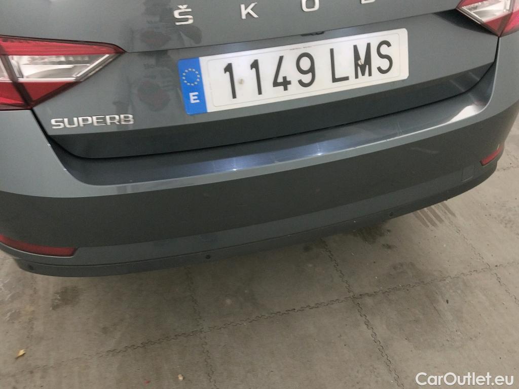  Skoda  Superb SKODA  / 2019 / 5P / berlina con portón 2.0 TDI 110kW (150CV) DSG Ambition #32