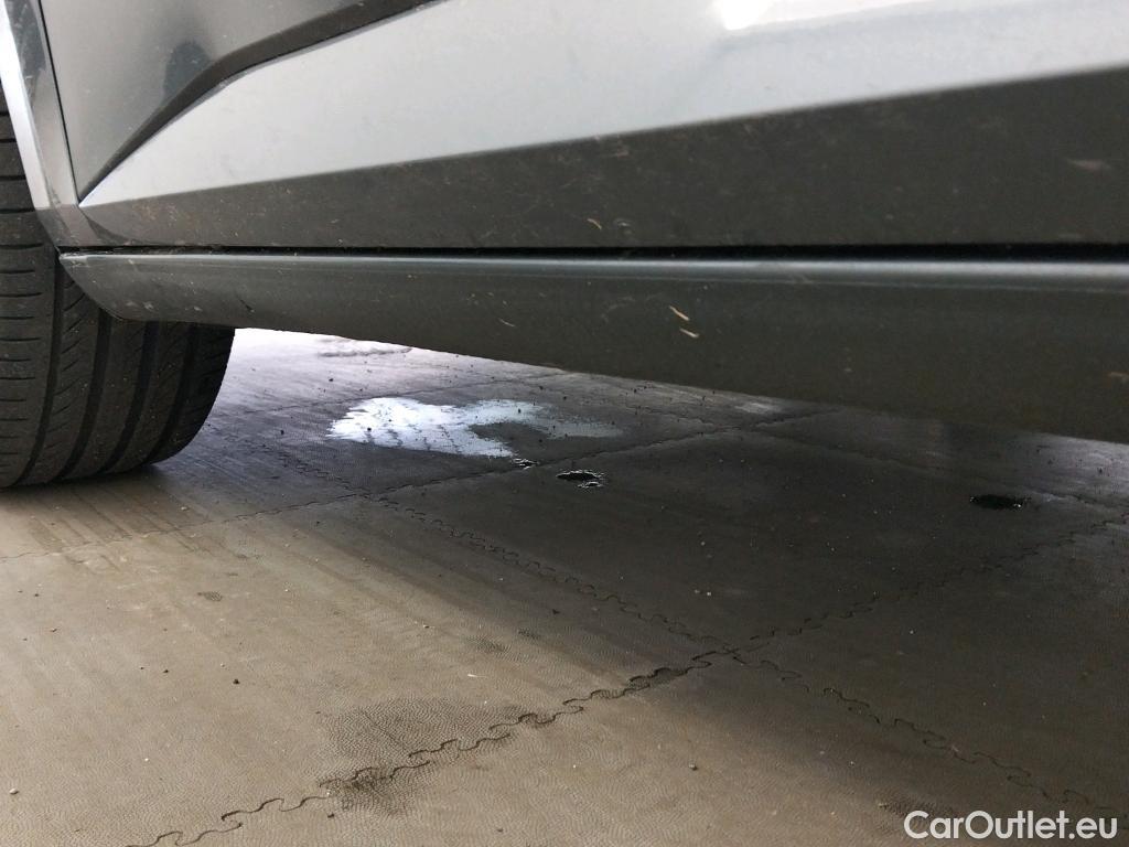  Skoda  Superb SKODA  / 2019 / 5P / berlina con portón 2.0 TDI 110kW (150CV) DSG Ambition #9