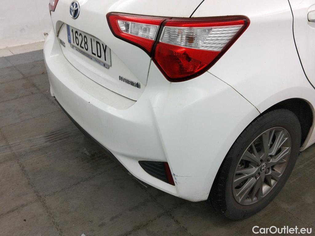  Toyota  Yaris TOYOTA  / 2017 / 5P / berlina con portón 1.5 100H Active #5