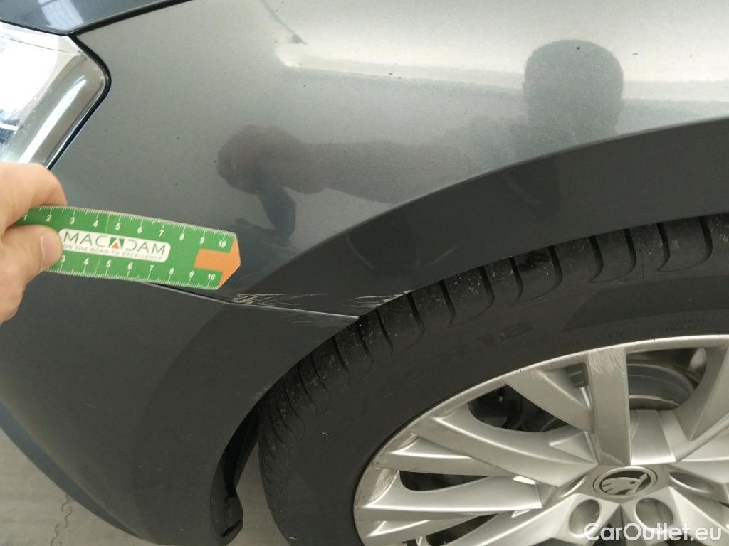  Skoda  Superb SKODA  / 2019 / 5P / berlina con portón 2.0 TDI 110kW (150CV) DSG Ambition #8