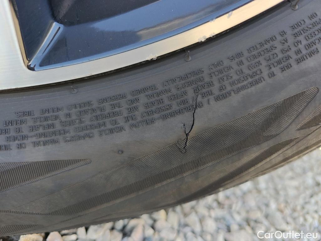  Volvo  XC 40 VOLVO XC40 / 2021 / 5P / todoterreno 2.0 B3 G Plus Dark Auto #9