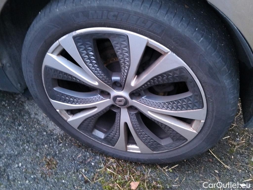  Renault  Scenic RENAULT Scénic / 2016 / 5P / monovolumen compacto Zen Energy dCi 96kW (130CV) #17