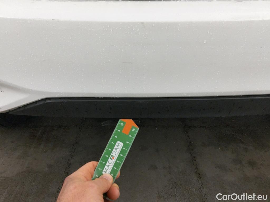  Toyota  Yaris TOYOTA  / 2017 / 5P / berlina con portón 1.5 100H Active #17