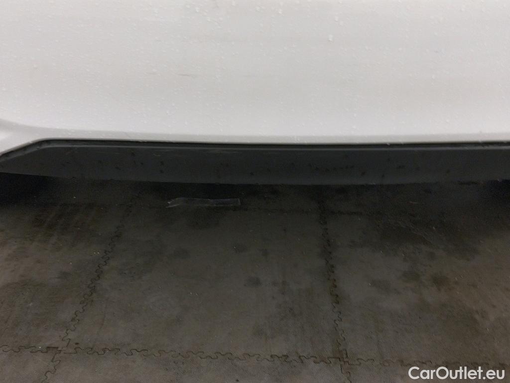  Toyota  Yaris TOYOTA  / 2017 / 5P / berlina con portón 1.5 100H Active #16