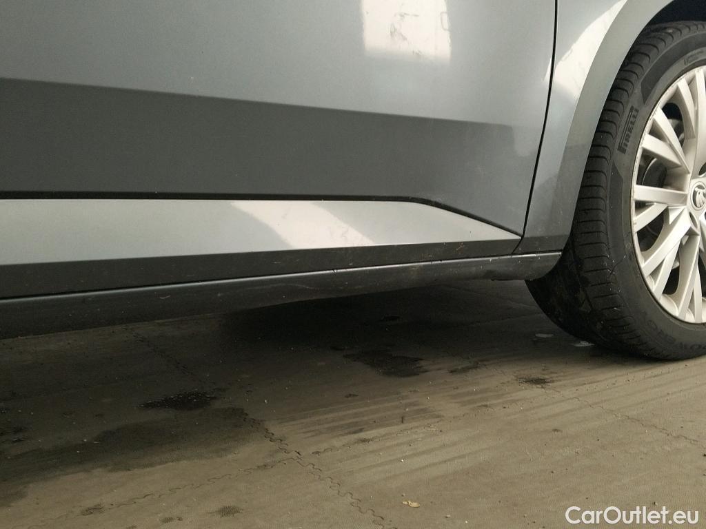  Skoda  Superb SKODA  / 2019 / 5P / berlina con portón 2.0 TDI 110kW (150CV) DSG Ambition #5