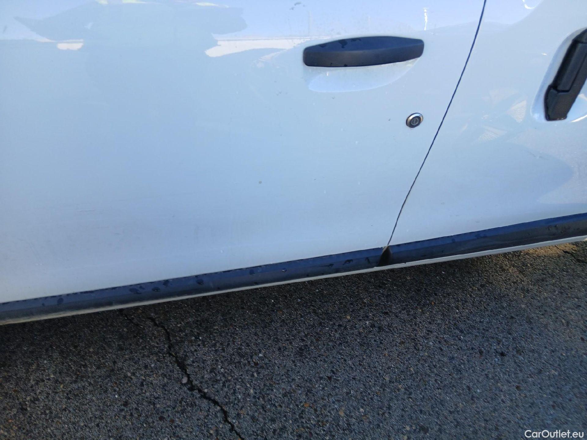  Dacia  Dokker DACIA  / 2013 / 4P / furgón derivado de turismo Van Essential Blue dCi 70kW (95CV) #19