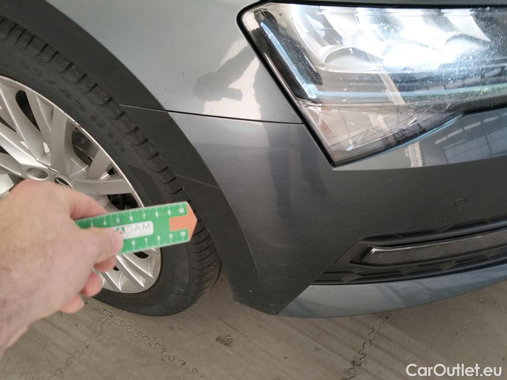  Skoda  Superb SKODA  / 2019 / 5P / berlina con portón 2.0 TDI 110kW (150CV) DSG Ambition #14