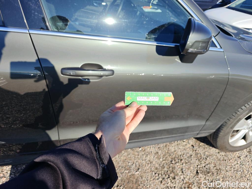  Volvo  XC60 VOLVO  / 2017 / 5P / todoterreno 2.0 B4 D Momentum Pro Auto #5