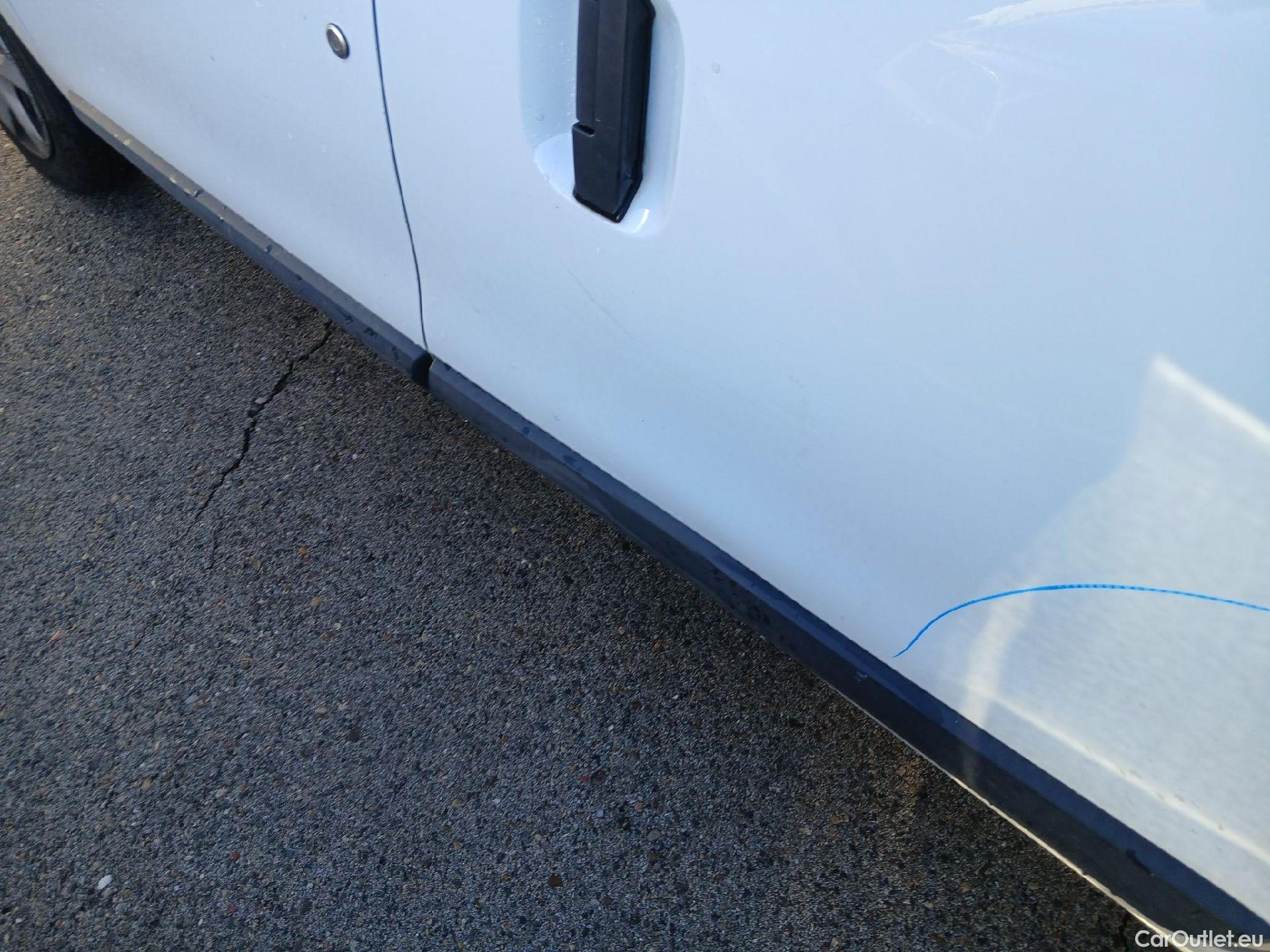  Dacia  Dokker DACIA  / 2013 / 4P / furgón derivado de turismo Van Essential Blue dCi 70kW (95CV) #23