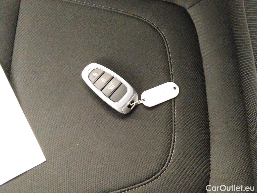  Hyundai  Tucson HYUNDAI  / 2020 / 5P / todoterreno 1.6 TGDI 169kW HEV Tecno Sky Auto #2