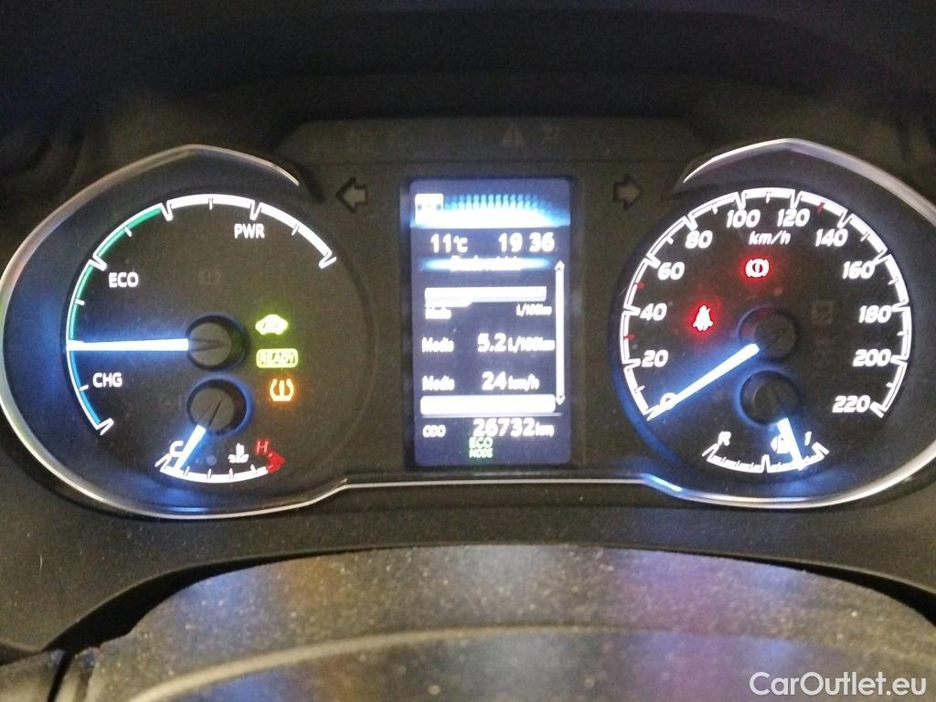  Toyota  Yaris TOYOTA  / 2017 / 5P / berlina con portón 1.5 100H Active #9