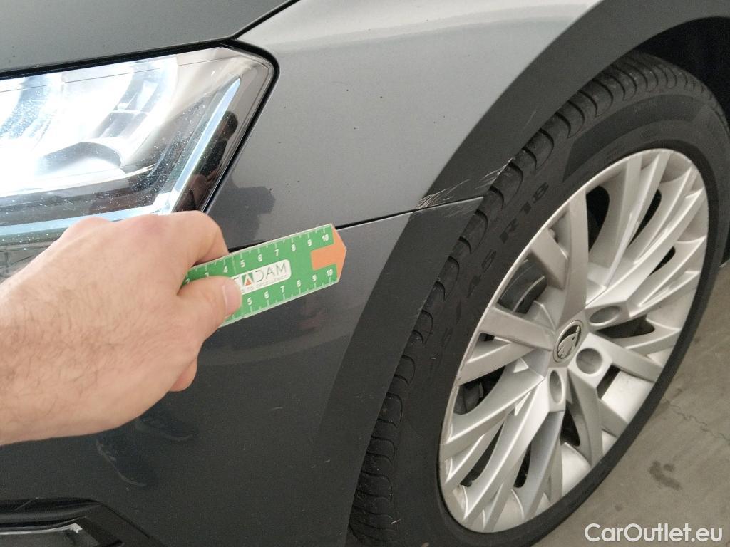  Skoda  Superb SKODA  / 2019 / 5P / berlina con portón 2.0 TDI 110kW (150CV) DSG Ambition #16