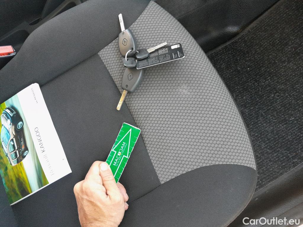  Renault  Kangoo RENAULT  Furgón/2013/3P/furgón derivado de turismo Profesional dCi 55 kW (75 CV) #64