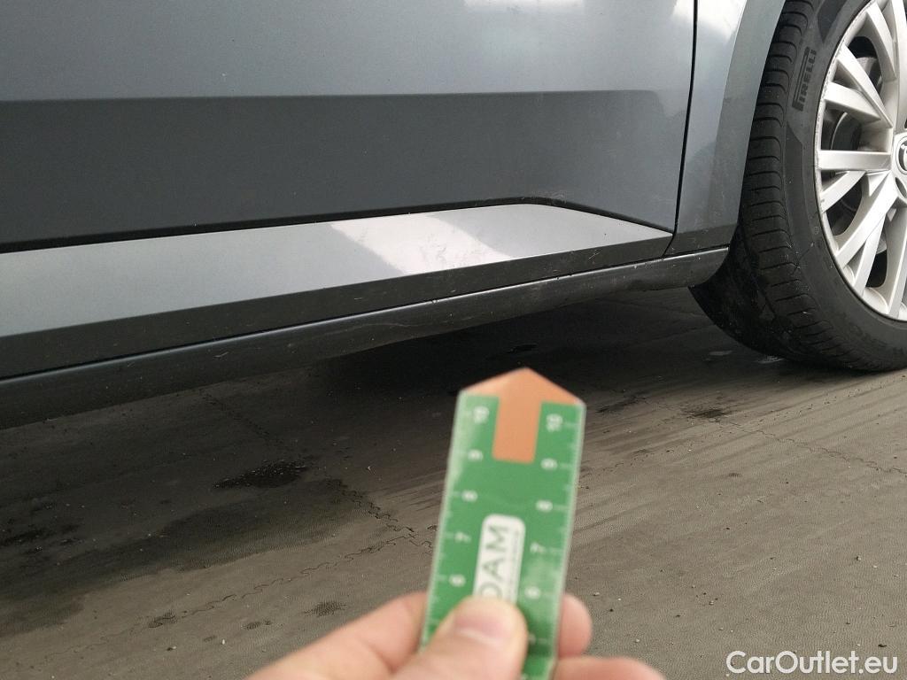  Skoda  Superb SKODA  / 2019 / 5P / berlina con portón 2.0 TDI 110kW (150CV) DSG Ambition #6