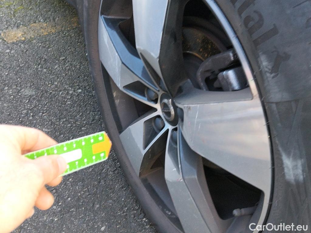  Volvo  XC 40 VOLVO XC40 / 2017 / 5P / todoterreno 2.0 D3 Business Plus Auto #4