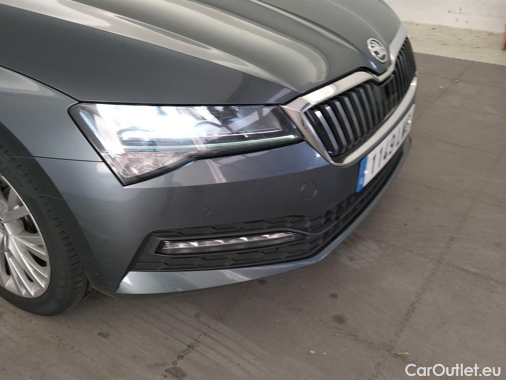  Skoda  Superb SKODA  / 2019 / 5P / berlina con portón 2.0 TDI 110kW (150CV) DSG Ambition #13
