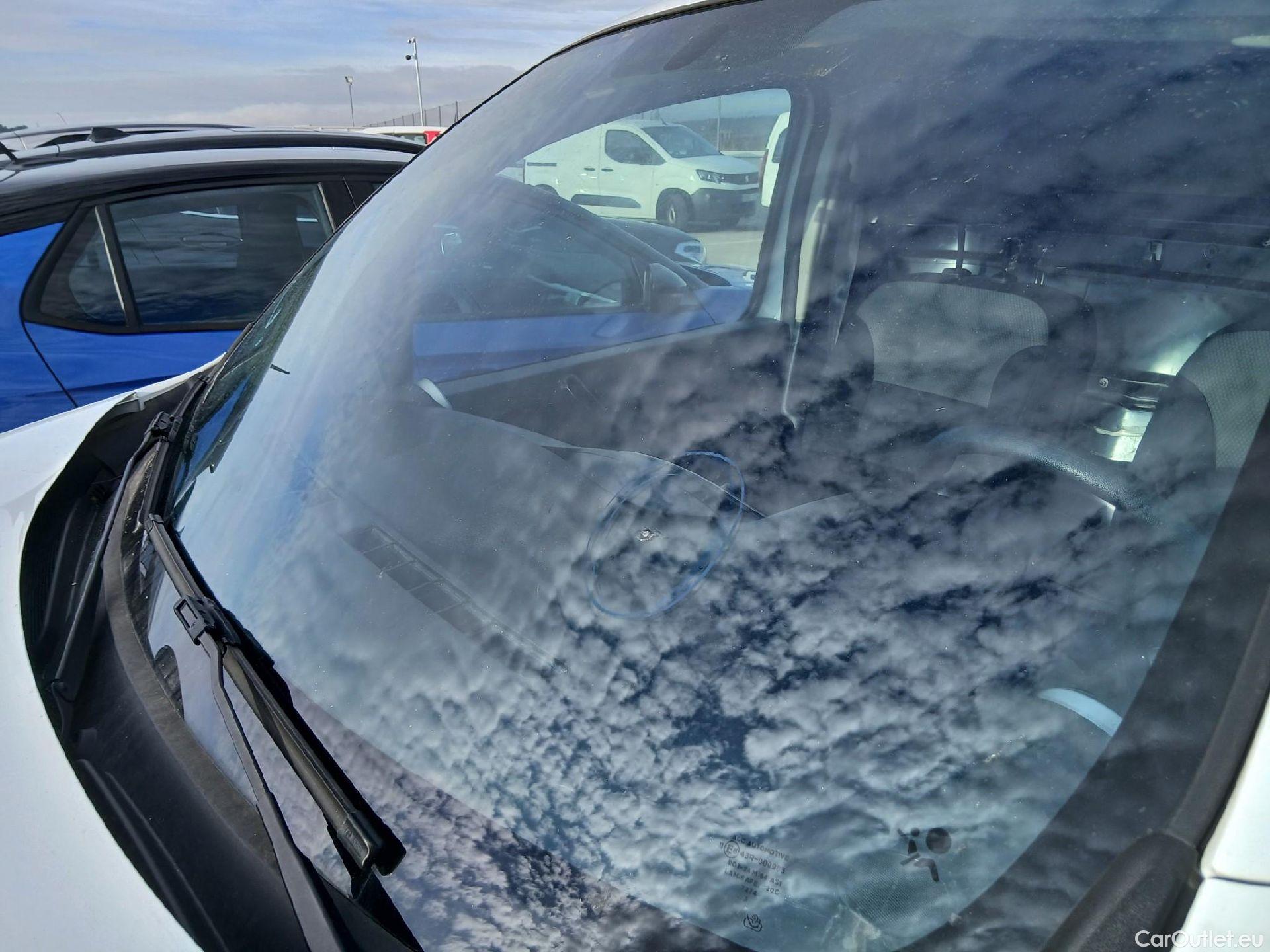  Renault  Kangoo RENAULT  Z.E./2013/3P/furgón derivado de turismo Z.E. #25