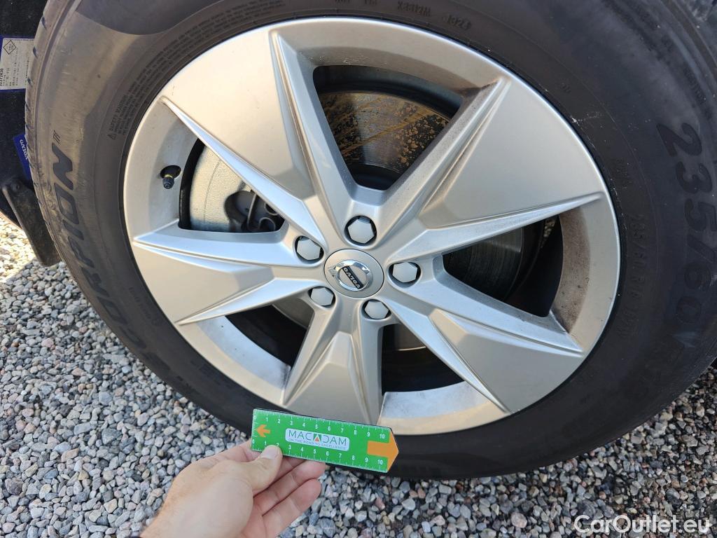  Volvo  XC60 VOLVO  / 2017 / 5P / todoterreno 2.0 B4 D Momentum Pro Auto #22