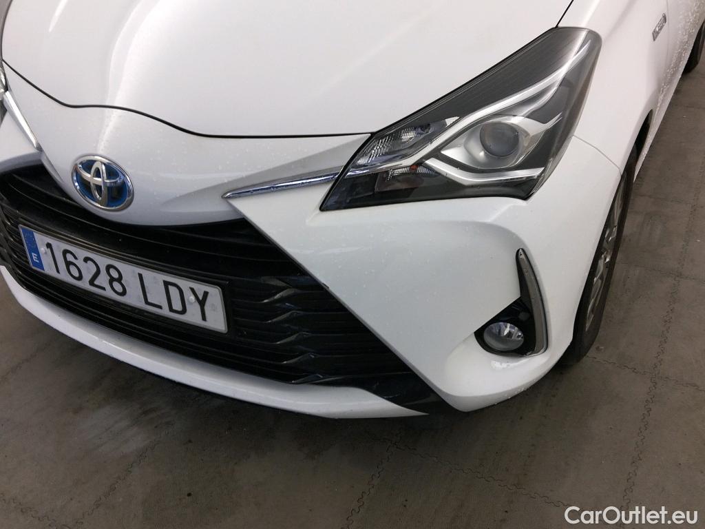  Toyota  Yaris TOYOTA  / 2017 / 5P / berlina con portón 1.5 100H Active #22