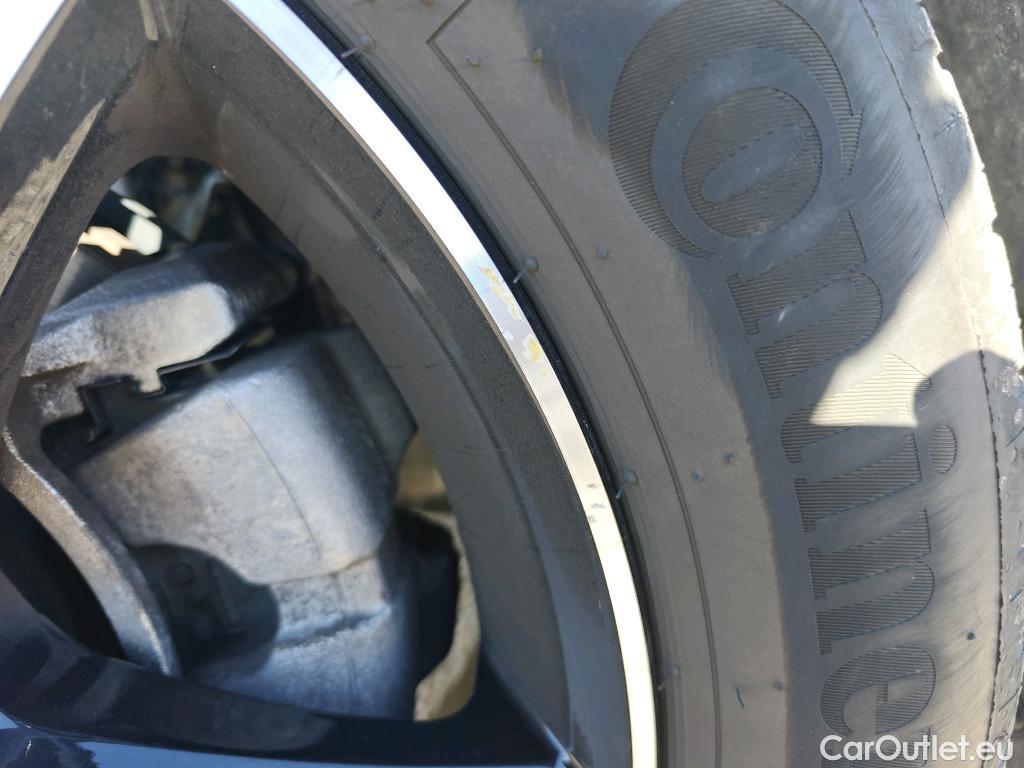  Volvo  XC 40 VOLVO XC40 / 2021 / 5P / todoterreno 2.0 B3 G Plus Dark Auto #32