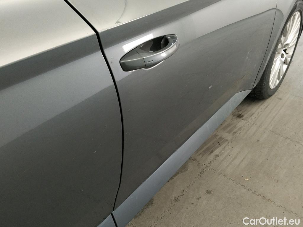  Skoda  Superb SKODA  / 2019 / 5P / berlina con portón 2.0 TDI 110kW (150CV) DSG Ambition #36