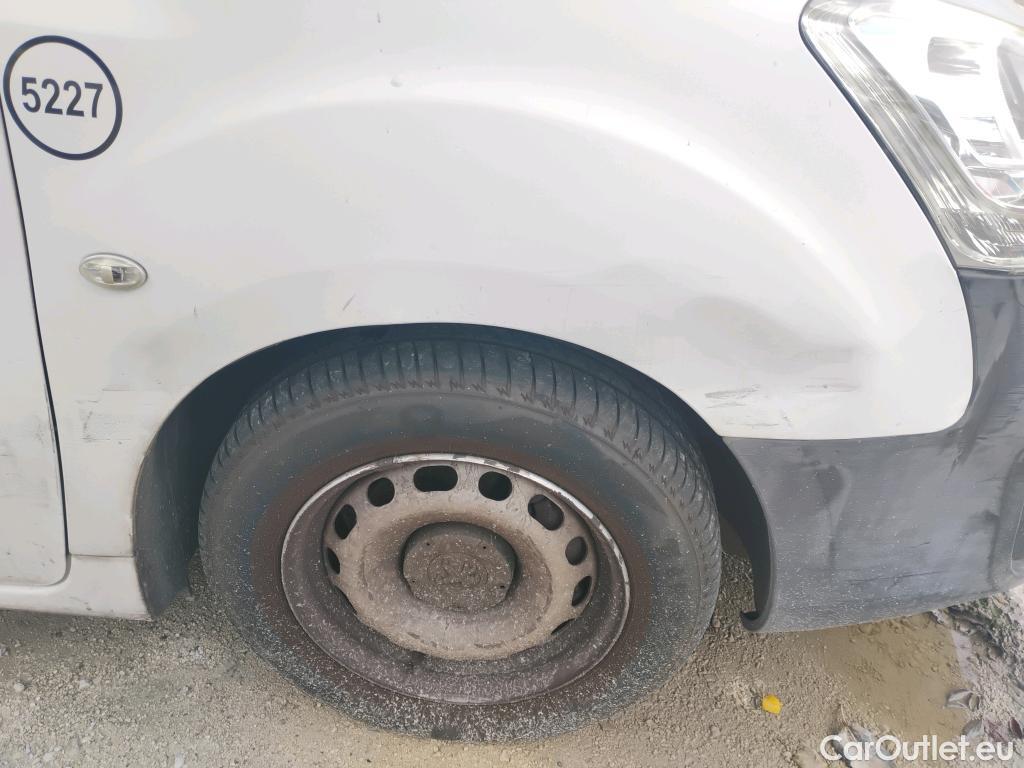  Peugeot  Partner PEUGEOT  VU 4p 2G furgón derivado de Furgón Confort PackL2 BlueHDi 73KW (100) #11