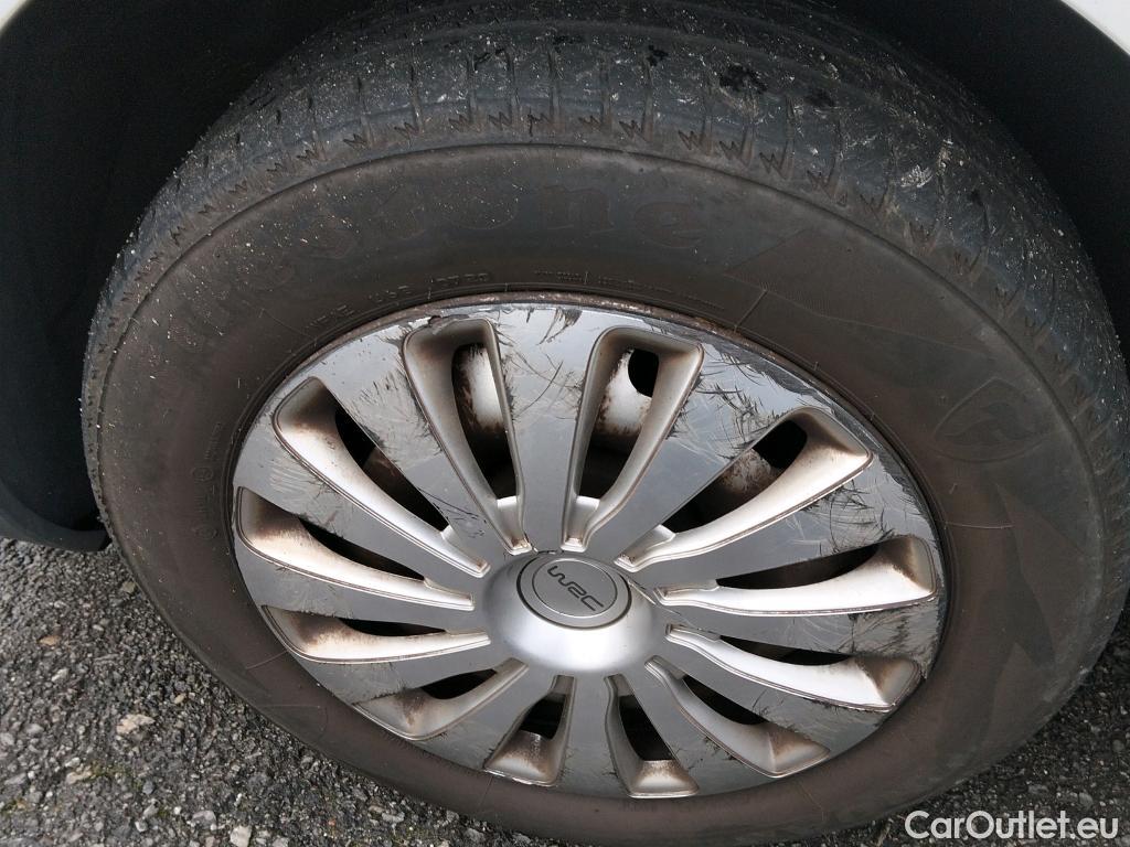  Peugeot  Partner PEUGEOT  / 2015 / 3P / furgón derivado de turismo Furgón Confort L1 BlueHDi 73KW (100CV) #39