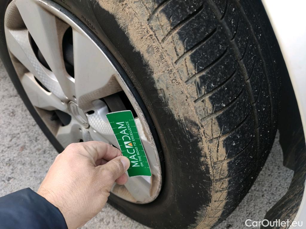  Citroen  C3 CITROEN  / 2016 / 5P / berlina comercial BlueHDi 73KW (100CV) S&S Comercial #26