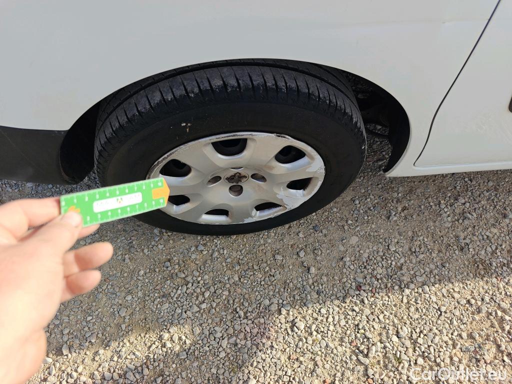  Peugeot  Partner PEUGEOT  VU 3p 2G furgón derivado de Furgón Confort L1 1.6 HDi 75 #70