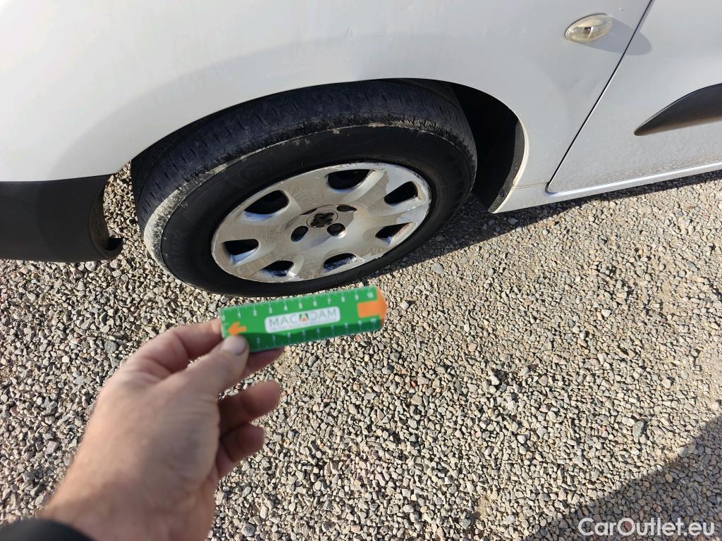  Peugeot  Partner PEUGEOT  VU 3p 2G furgón derivado de Furgón Confort L1 1.6 HDi 75 #67