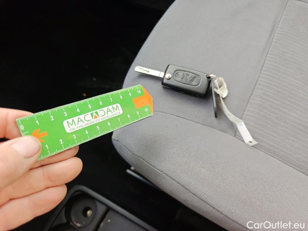  Peugeot  Partner PEUGEOT  VU 3p 2G furgón derivado de Furgón Confort L1 1.6 HDi 75 #8