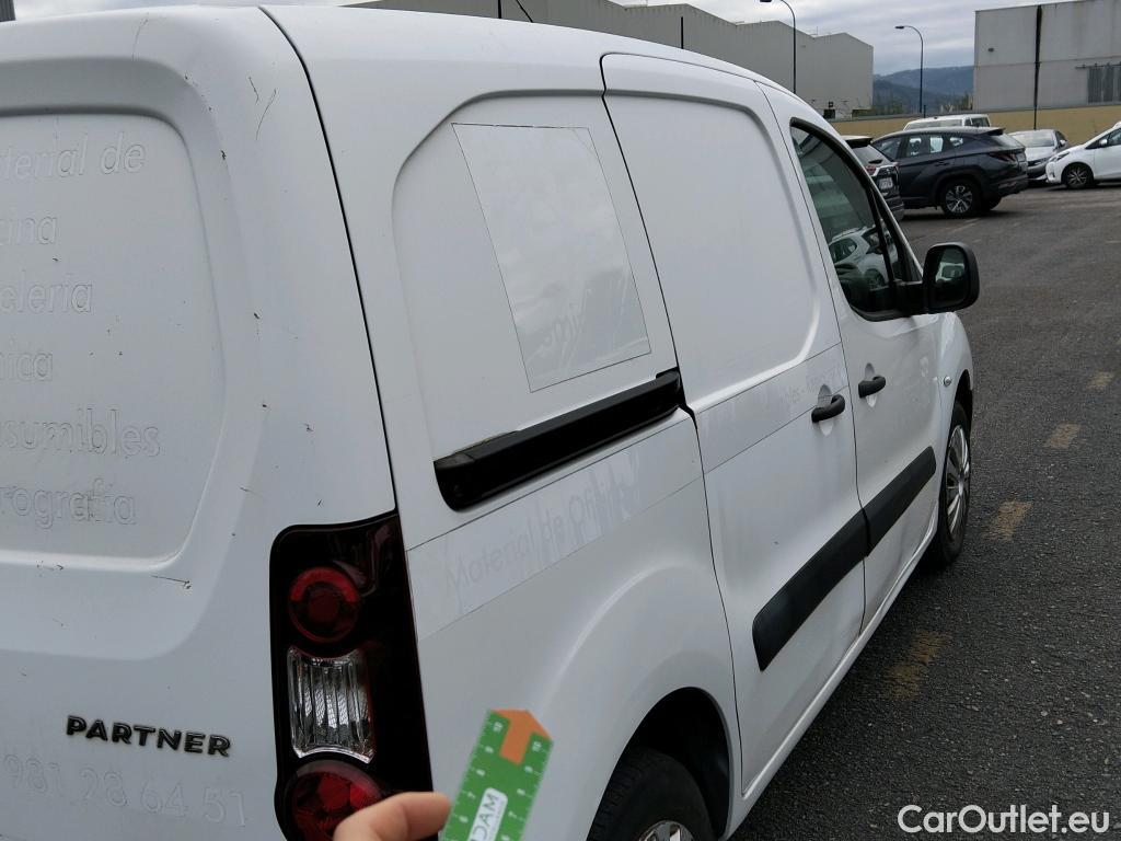  Peugeot  Partner PEUGEOT  / 2015 / 3P / furgón derivado de turismo Furgón Confort L1 BlueHDi 73KW (100CV) #32