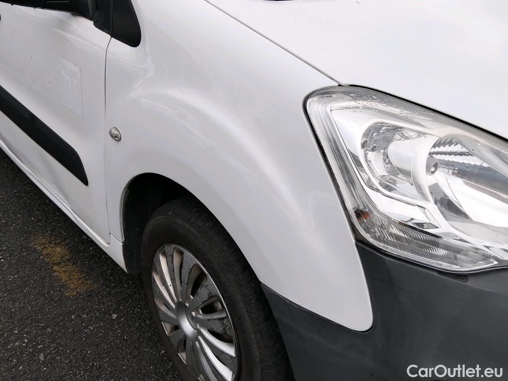  Peugeot  Partner PEUGEOT  / 2015 / 3P / furgón derivado de turismo Furgón Confort L1 BlueHDi 73KW (100CV) #25