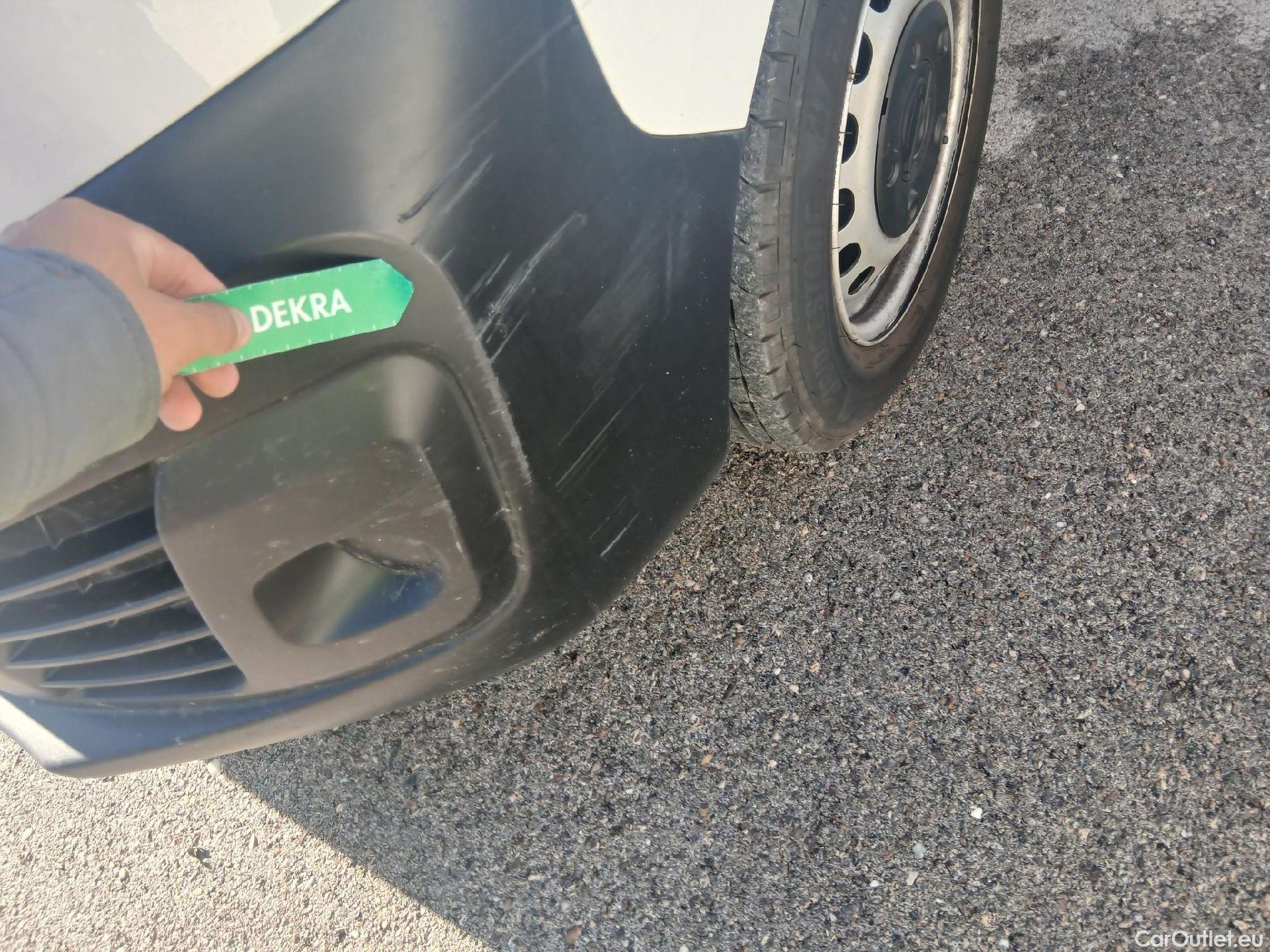  Opel  Vivaro OPEL  / 2019 / 4P / furgón 1.5 Diésel 74kW(100CV)M Std Exp #18