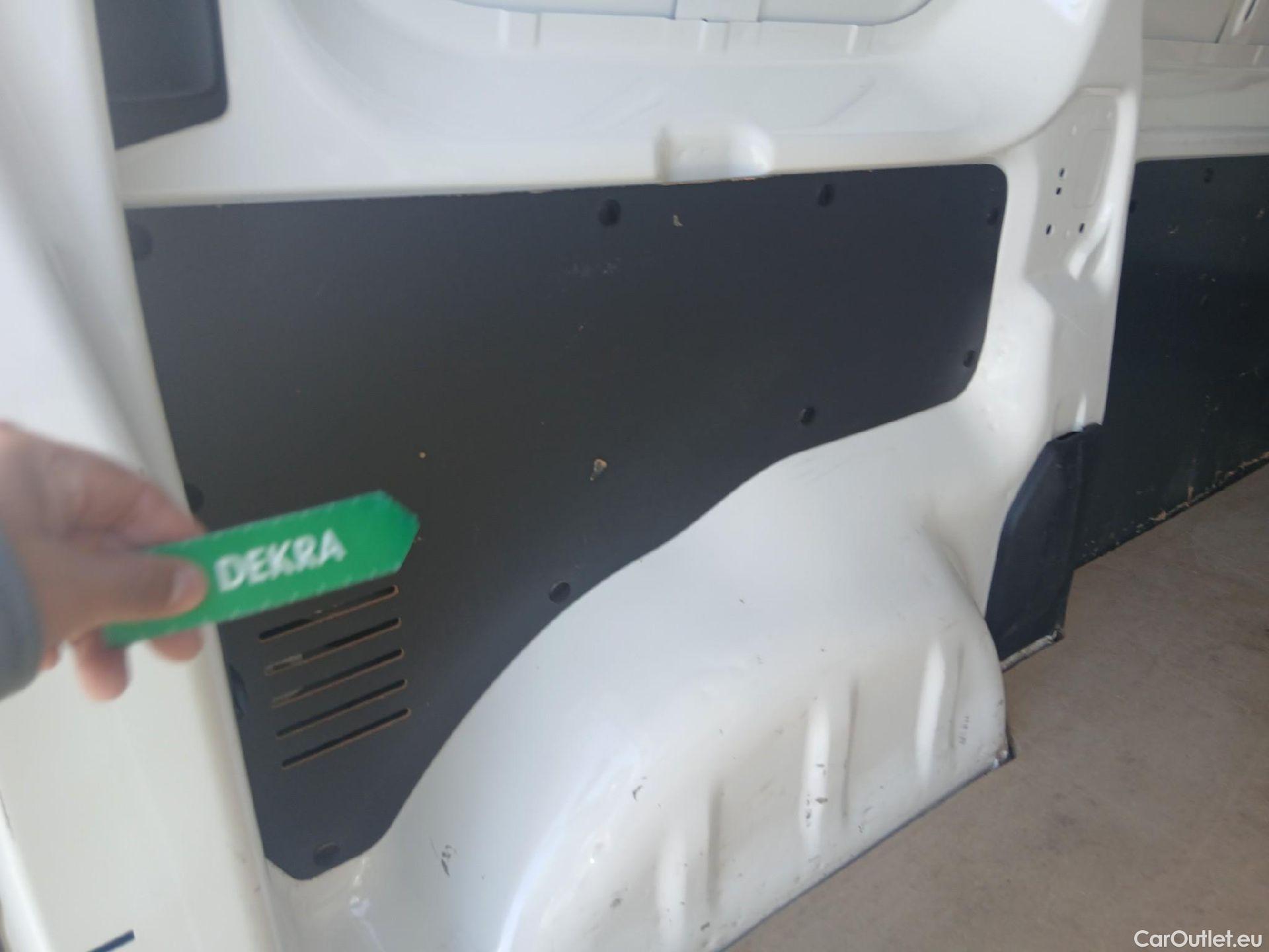  Opel  Vivaro OPEL  / 2019 / 4P / furgón 1.5 Diésel 74kW(100CV)M Std Exp #6