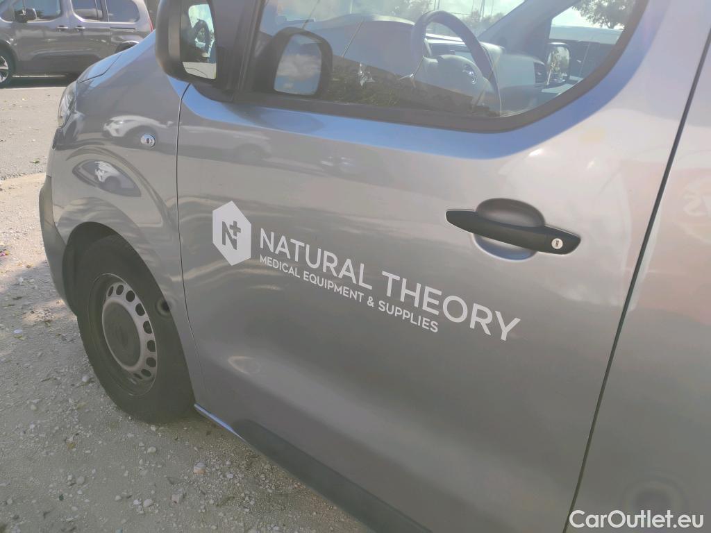  Opel  Vivaro OPEL  / 2019 / 4P / combi 1.5 Diésel 88kW (120CV) M Std Express #20