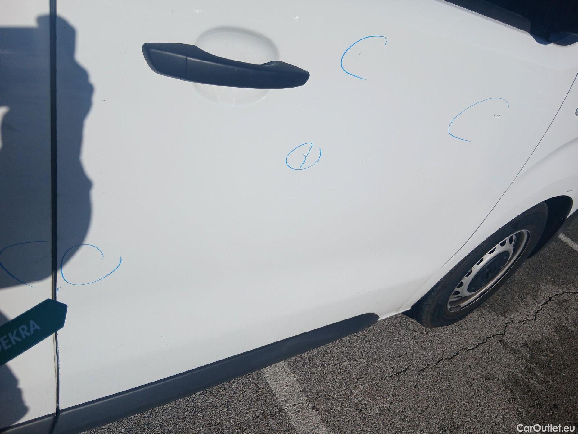  Opel  Vivaro OPEL  / 2019 / 4P / furgón 1.5 Diésel 74kW(100CV)M Std Exp #50