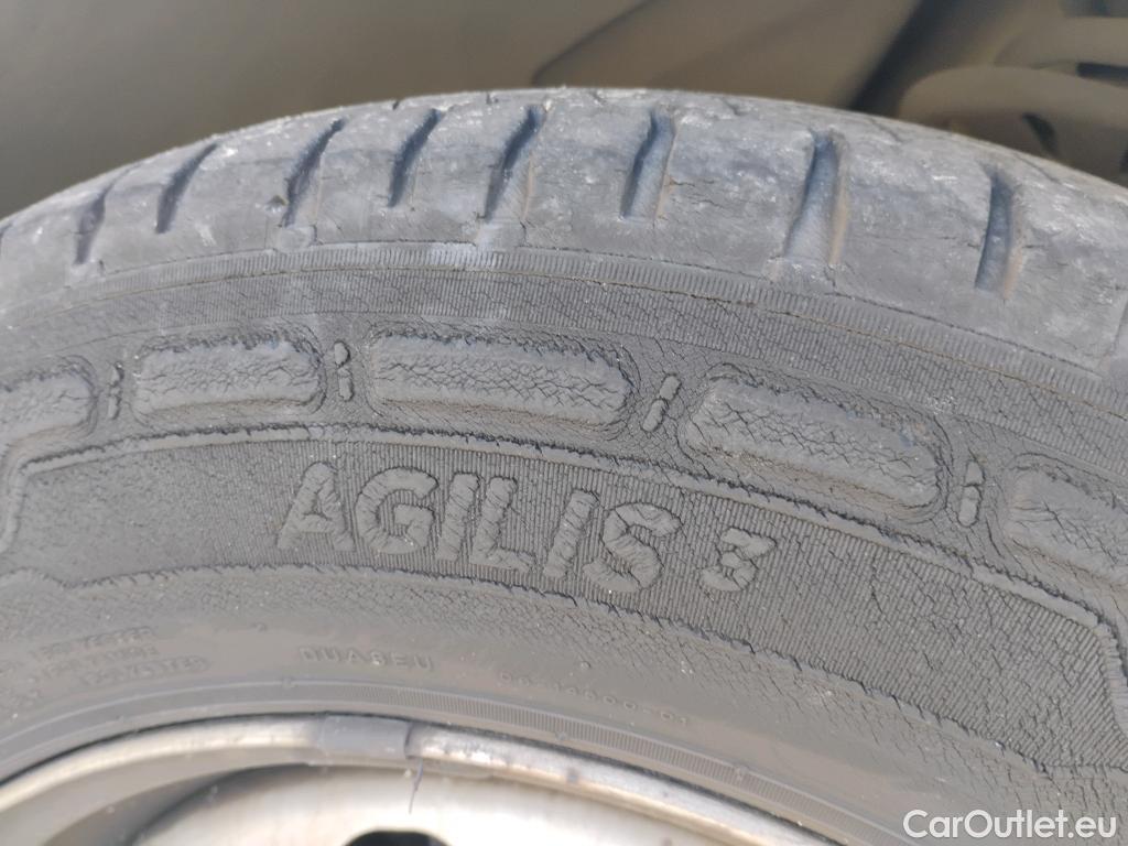  Opel  Vivaro OPEL  / 2019 / 4P / combi 1.5 Diésel 88kW (120CV) M Std Express #64