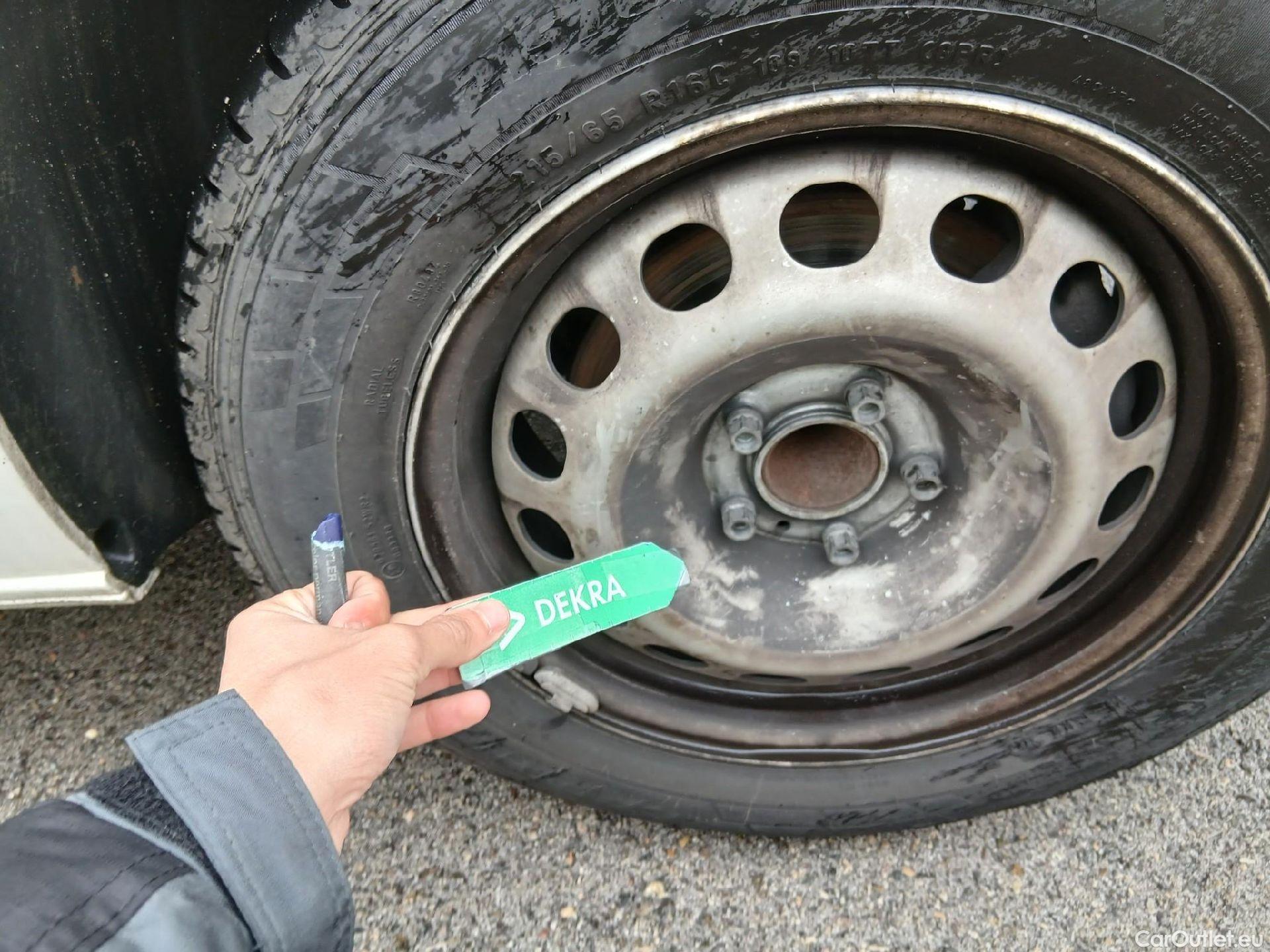  Opel  Vivaro OPEL  / 2019 / 4P / furgón 1.5 Diésel 74kW (100CV) M Std Express (AC) #24