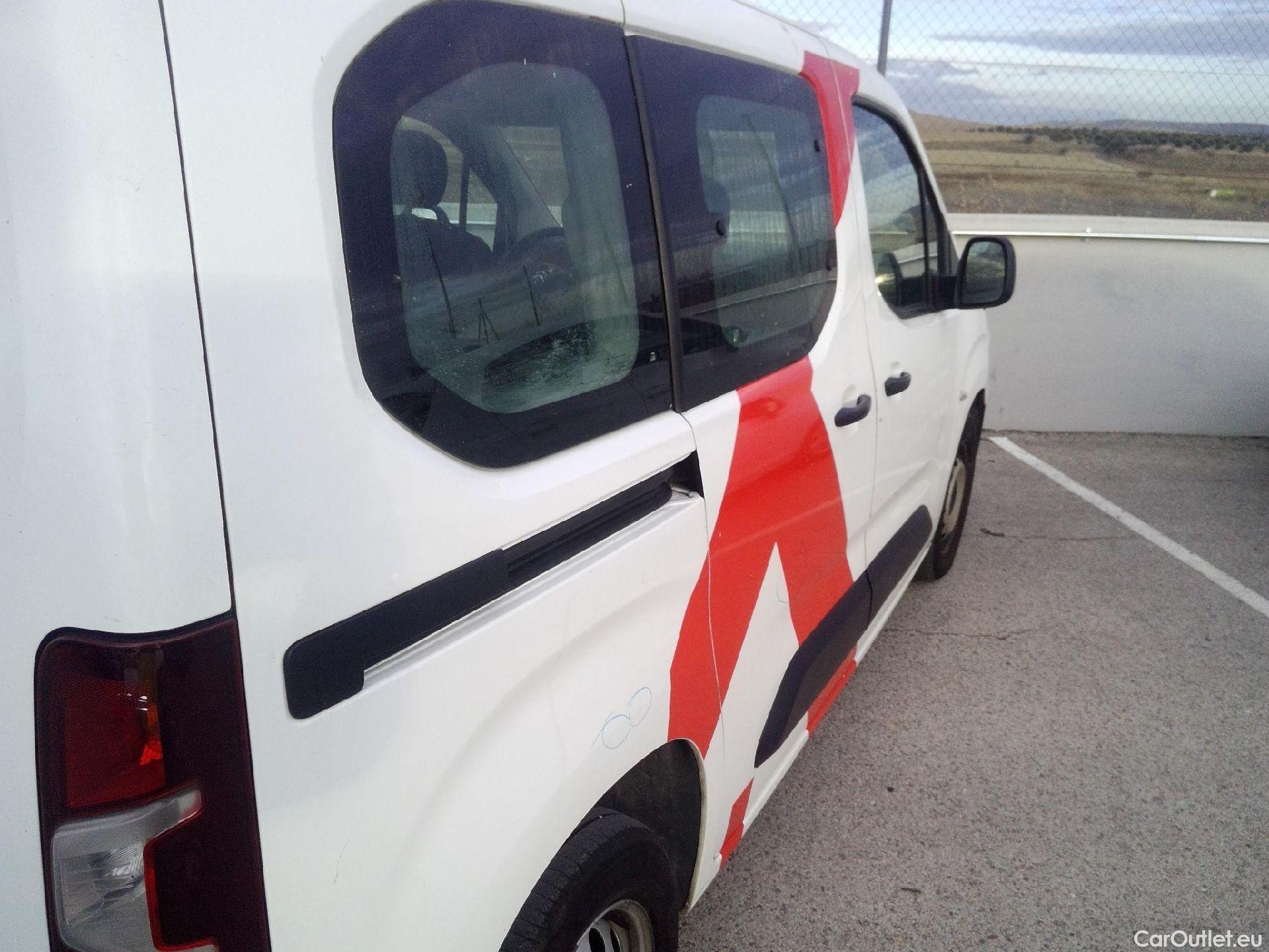  Citroen  Berlingo CITROEN  COMBI Talla M BlueHDi 100 S&S LIVE #48