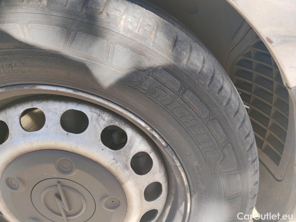  Opel  Vivaro OPEL  / 2019 / 4P / combi 1.5 Diésel 88kW (120CV) M Std Express #69