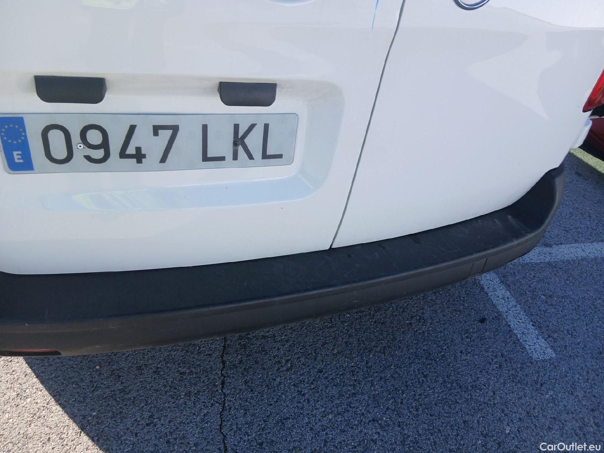  Opel  Vivaro OPEL  / 2019 / 4P / furgón 1.5 Diésel 74kW (100CV) M Std Express (CX) #31