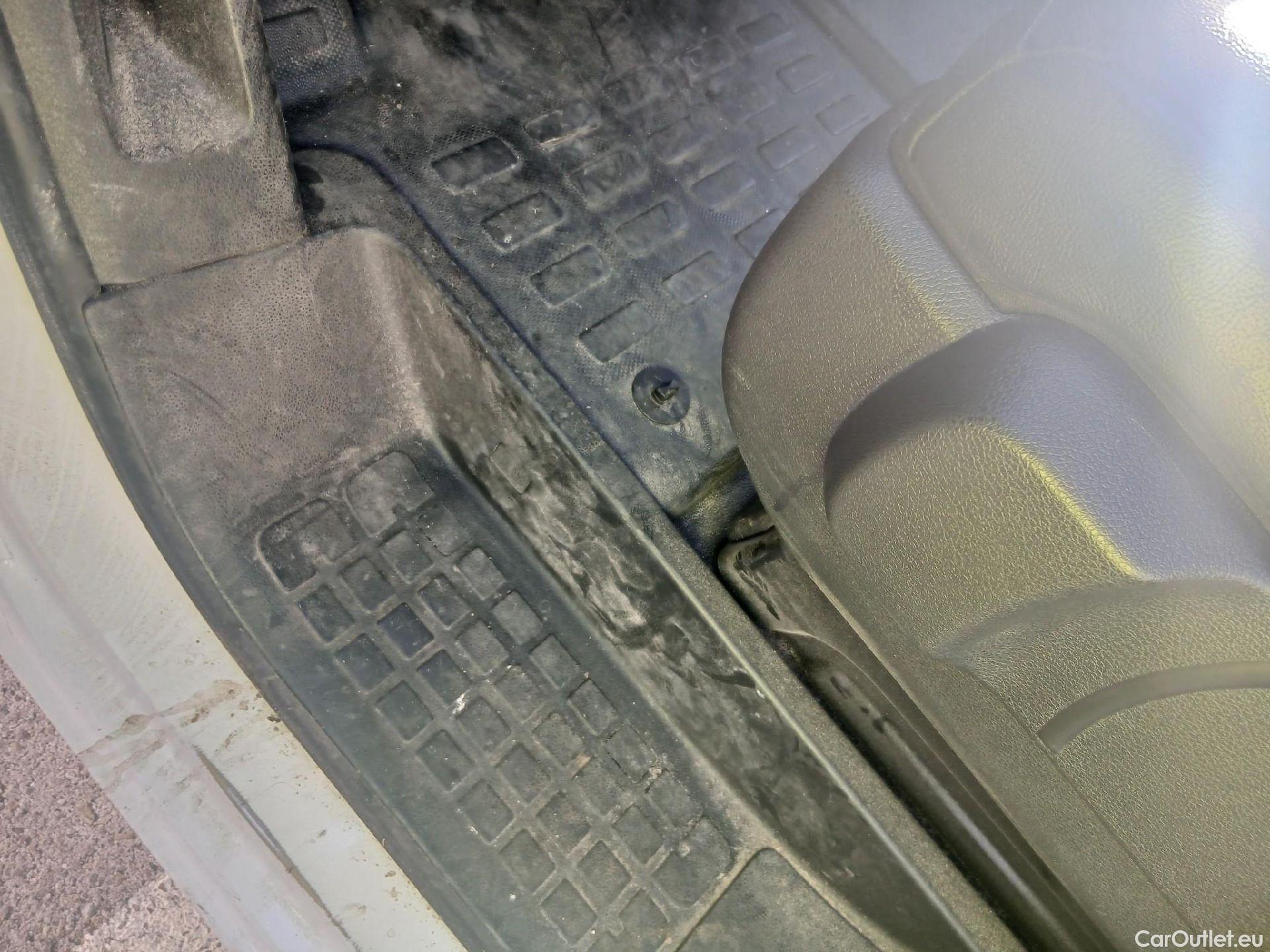  Opel  Vivaro OPEL  / 2019 / 4P / furgón 1.5 Diésel 74kW(100CV)M Std Exp #17