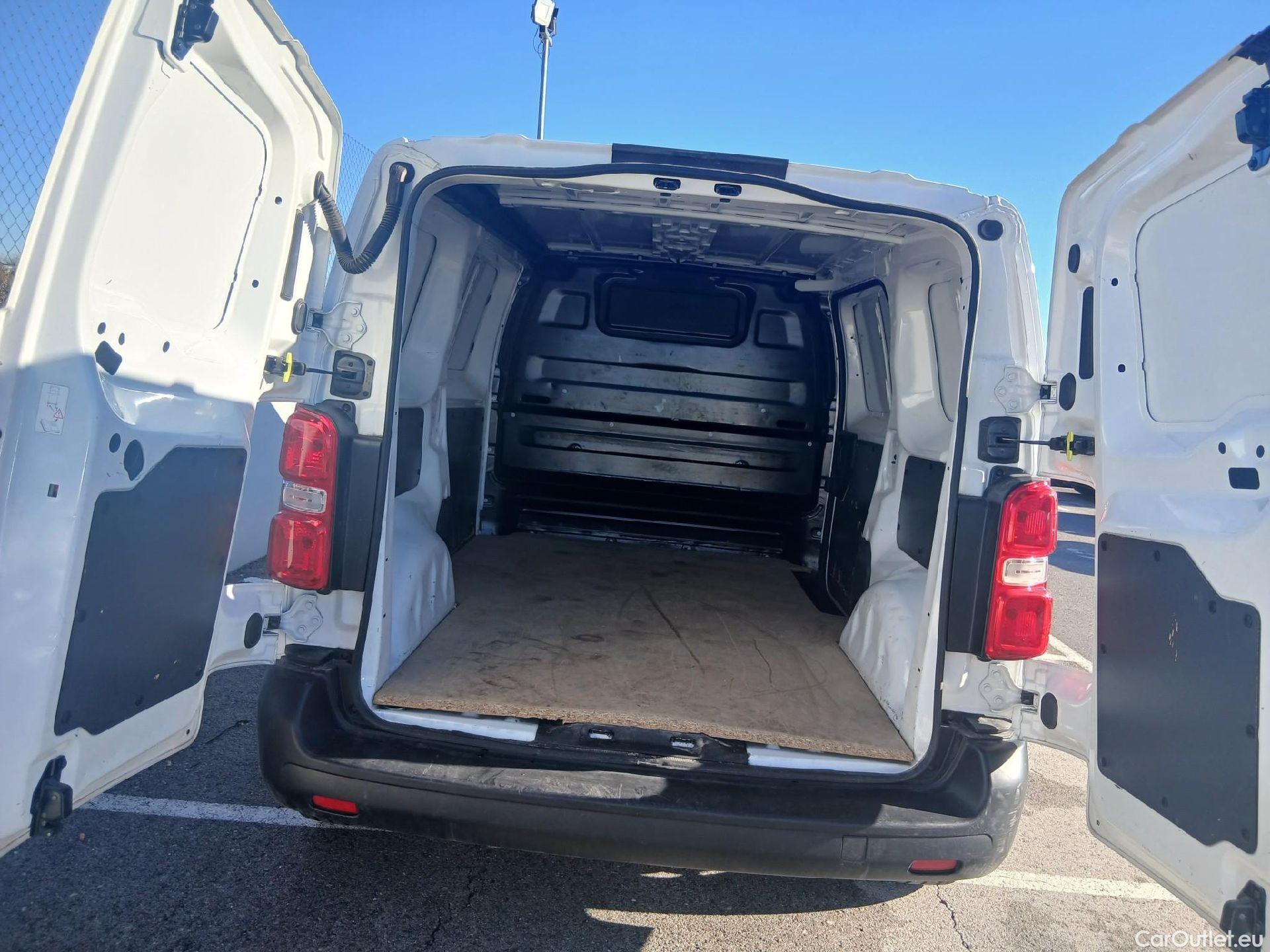 Opel  Vivaro OPEL  / 2019 / 4P / furgón 1.5 Diésel 74kW(100CV)M Std Exp #2