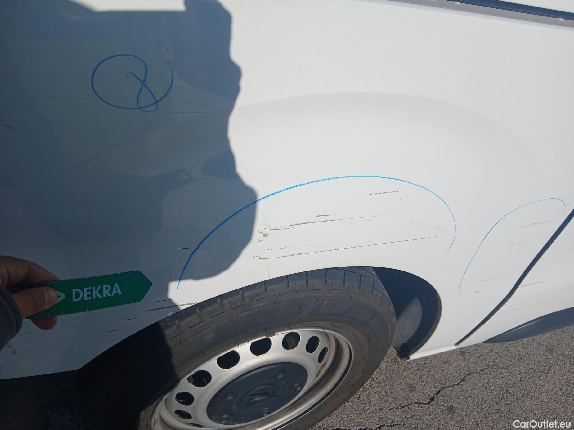  Opel  Vivaro OPEL  / 2019 / 4P / furgón 1.5 Diésel 74kW(100CV)M Std Exp #41