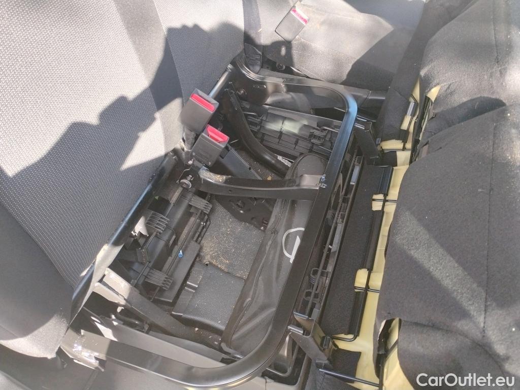  Opel  Vivaro OPEL  / 2019 / 4P / combi 1.5 Diésel 88kW (120CV) M Std Express #29