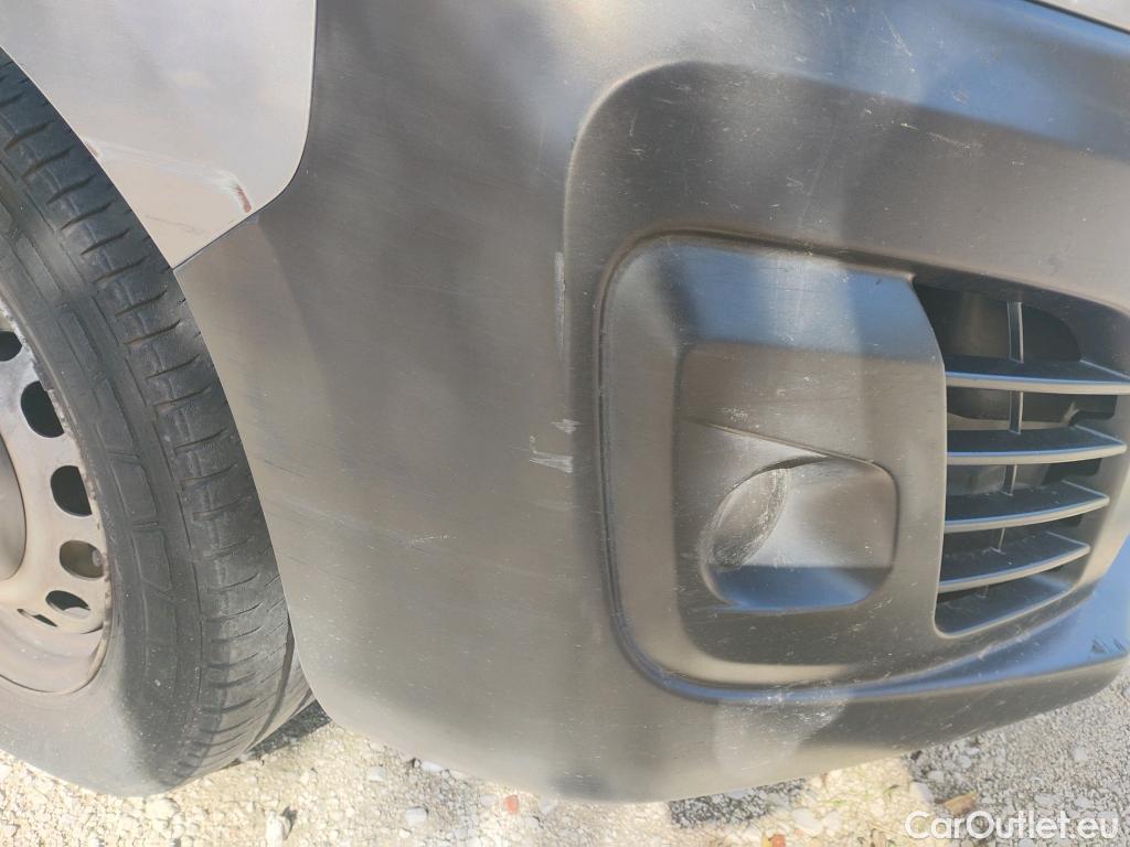  Opel  Vivaro OPEL  / 2019 / 4P / combi 1.5 Diésel 88kW (120CV) M Std Express #48