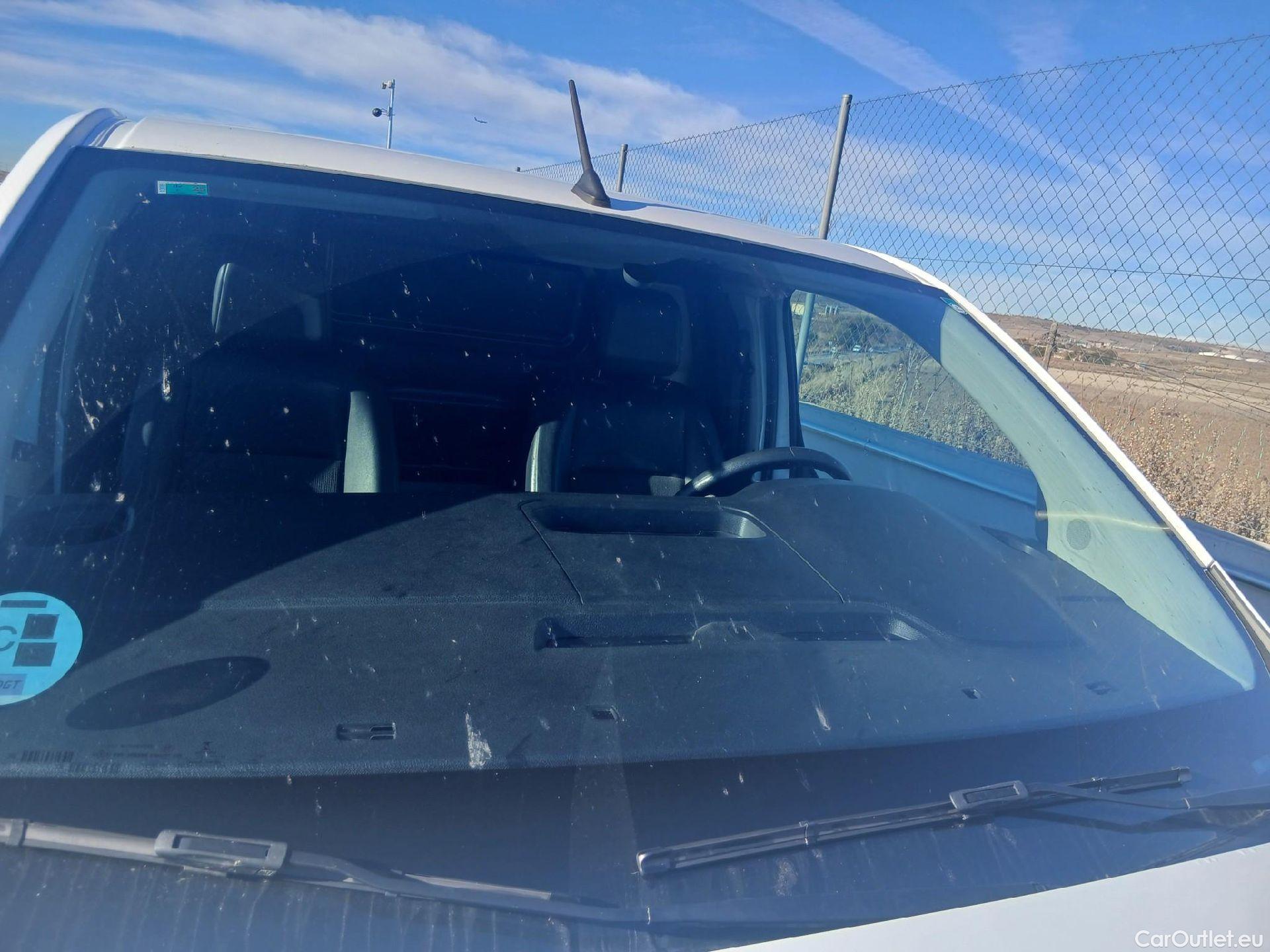  Opel  Vivaro OPEL  / 2019 / 4P / furgón 1.5 Diésel 74kW(100CV)M Std Exp #22