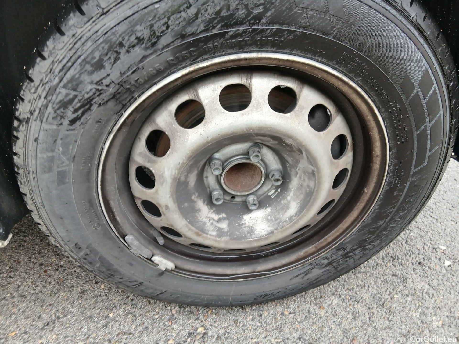  Opel  Vivaro OPEL  / 2019 / 4P / furgón 1.5 Diésel 74kW (100CV) M Std Express (AC) #23